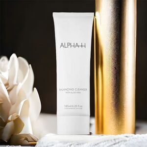 Alpha H Balancing Cleanser with Aloe Vera
